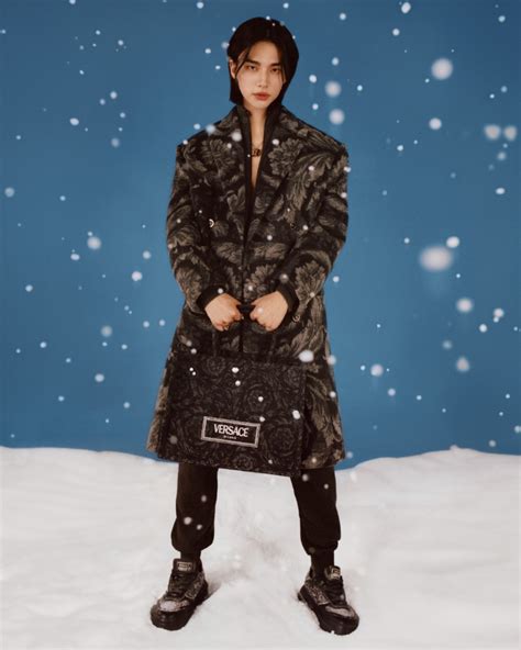 versace holidays 2023 campaign|hyunjin versace holiday campaign.